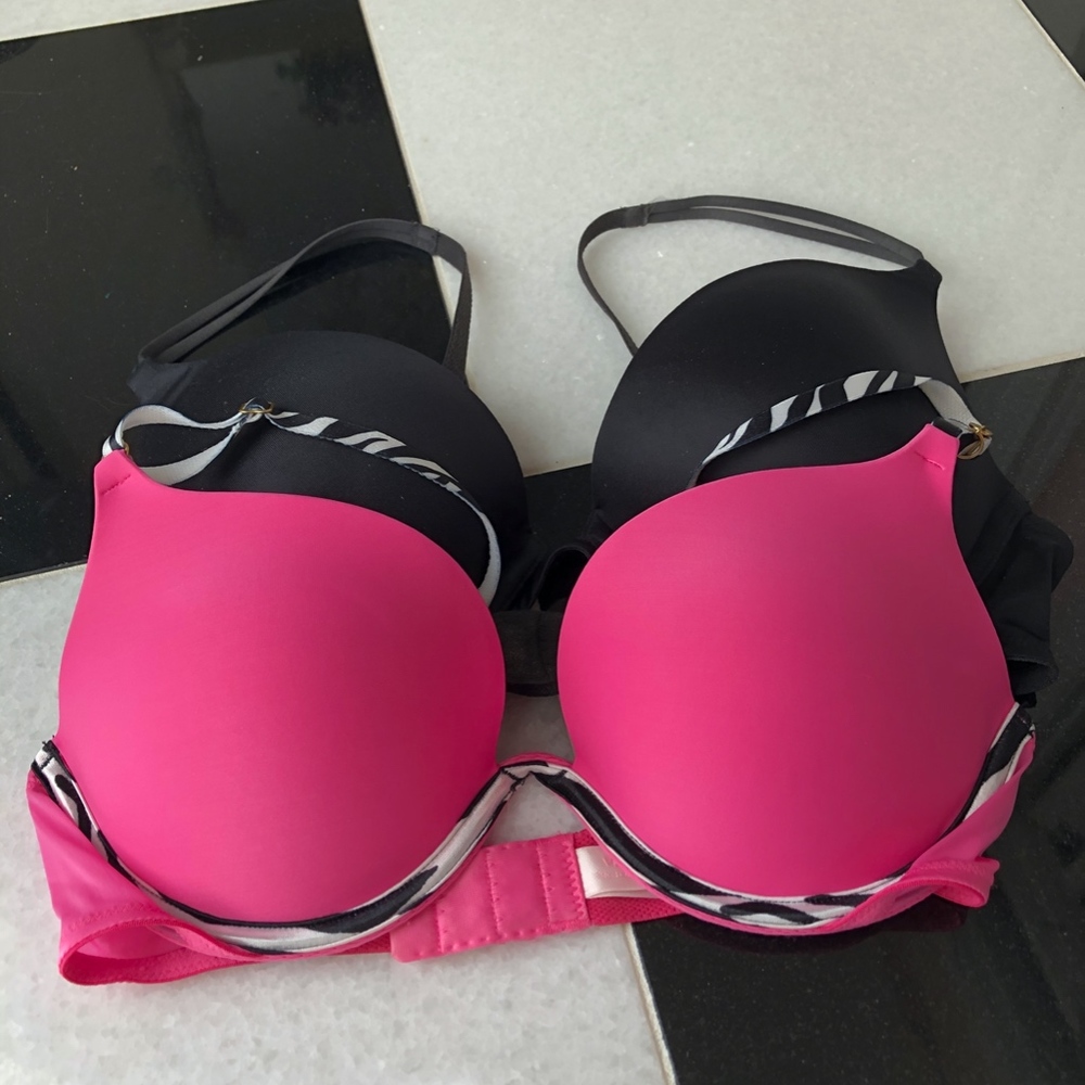 VICTORIA SECRETS BRAS